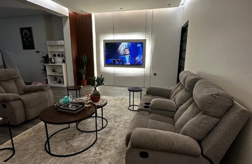 Riyadh Apartment | Modern 1BR Cozy Living Room Kitchen Prime spot