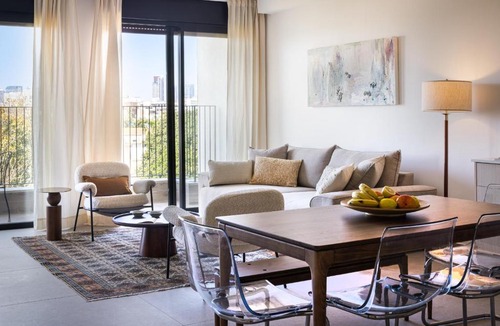 Jaffa Apartment | Modern 3BR Apartment with Balcony Green Views.