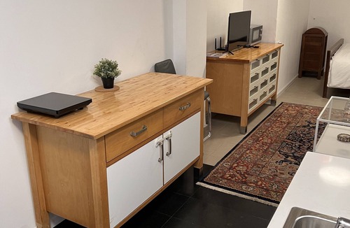 Florentin Apartment | Modern Double Bed Apartment in Central Tel Aviv – 10 Min to Beach, Free Wi-Fi