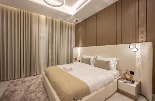 King Abdul Aziz Road Apartment | Modern Luxury 1BR 75 Smart TV Smart Self Check-in