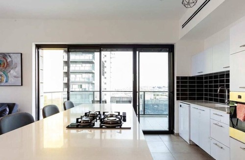 Bat Yam Apartment | Modern Tower Apt w/Spectacular Sea View | Mamad