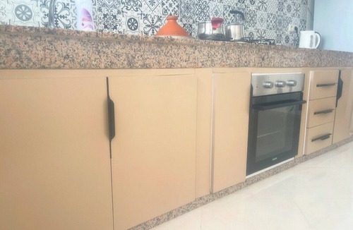 Cite Essalam Apartment | Modern Wi-Fi, Agadir, 10 min Beach, Netflix, IPTV, First floor. 93m2. Balcony.