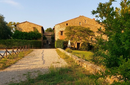Monte Vibiano Vecchio Apartment | Montelagello castle of the 12th century, 65-square-meter apartment