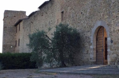 Monte Vibiano Vecchio Apartment | Montelagello castle of the 12th century, 65-square-meter apartment
