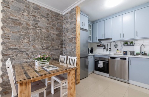 Brion Apartment | Morriña Apartment in Brión with Pool and Green Areas – Perfect for Couples, 13km from Santiago