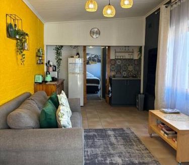 Gordons Bay Central Apartment | Mountain Views, beach walks, heart of old village