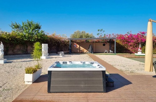 Tameslouht Villa | My Rental Homes | Villa Jamalu with jacuzzi, pool and garden