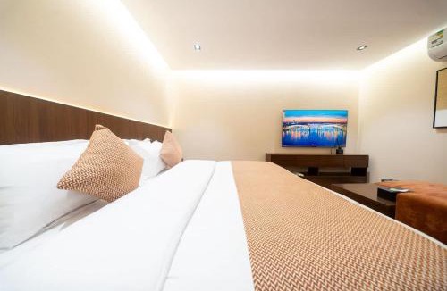 Al Hamra Apartment | N30 Modern spacious studio with a relaxing lounge