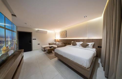 Ghirnatah House | N9 Modern studio w 85 TV & smart check-in