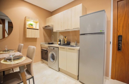 Casablanca Apartment | Neon Terrace in 12th Floor CFC Casablanca, Data Show in Bedroom, Gym