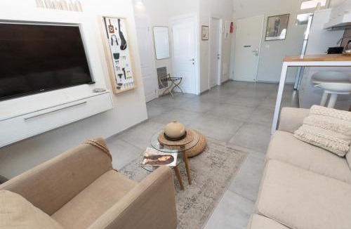 Caesarea Apartment | Neot Golf, Ziv's Place