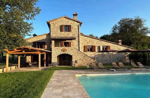 Todi House | NEW - The Lost Stone country paradise with pool, AC & breathtaking country views