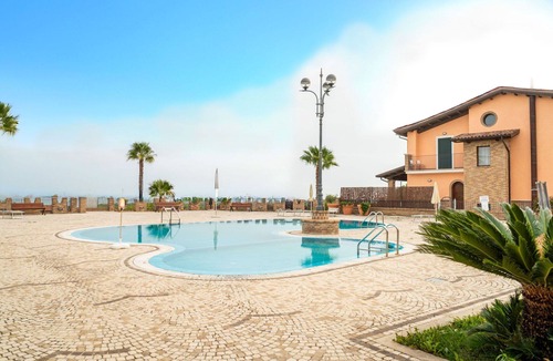 Tortoreto Lido Apartment | Nice apartment for 4 people with A/C, pool, WIFI, TV and pets allowed