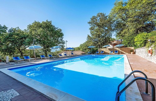 San Feliciano Apartment | Nice apartment for 4 people with A/C, pool, WIFI, TV, patio and pets allowed