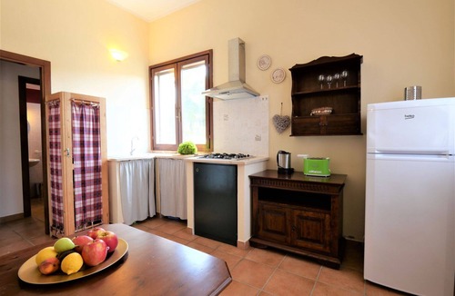 Montorsaio House | Nice apartment in villa for 2 people with pool, WIFI, TV and patio