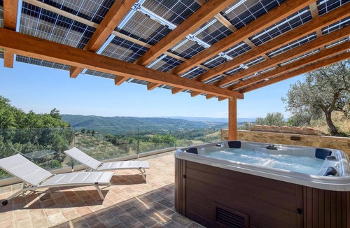 Gualdo Cattaneo House | Nice home in Gualdo Cattaneo with WiFi