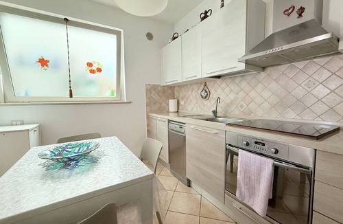 Loreto Apartment | P099 – Porto Recanati, elegant a villa with a garden.