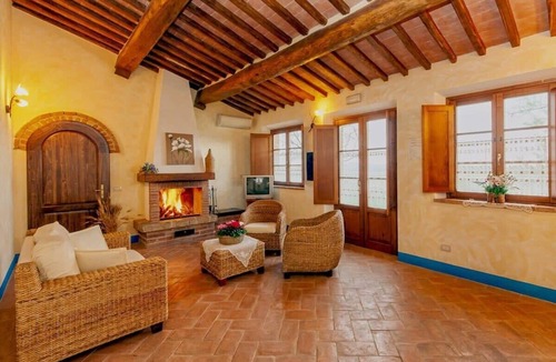 Monticchiello Villa | Panoramic Scaled Villa With Amazing Deep Blue Pool
