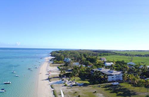 Pointe D'esny Apartment | Paradise Beach Luxury Beachfront Apartment Pointe d'Esny