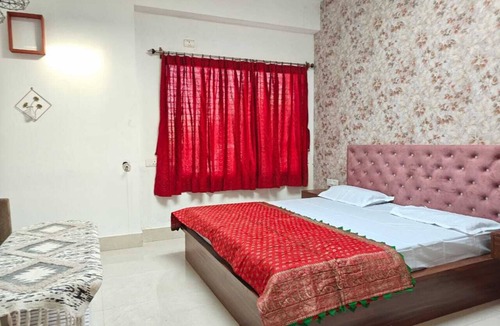 Sigra House | Peaceful place for stay, Property is in heart of kashi, book now pay at property