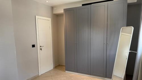 Kerem HaTeimanim Apartment | Penthouse with Jacuzzi,BBQ 2mn from sea Or Hakerem