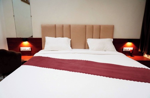 Sigra Hotel | Perfect 5-bedroom hotel with AC in pleasant Varanasi