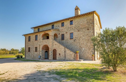 Montone House | Pet friendly home in Montone with swimming pool