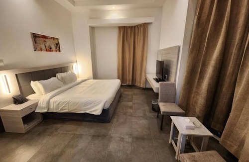 Al Hoora Hotel | Phoenicia Hotel-Hoora
