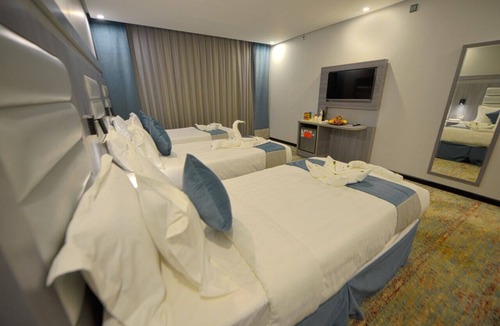 Medina Hotel | Pine Inn Hotel