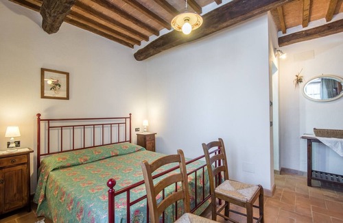 Sant'Angelo In Colle Other | Podere Giardino Wine & Bed – Melograno Apartment: Country House with Pool, Wi-Fi & AC