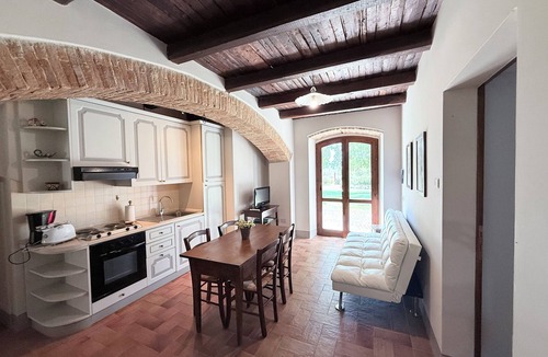 Poreta House | PORETA BIOFARM/SPOLETO CENTRE 5 KMS/SLPS 8/SHOPS, BARS ETC 1 KM/ROME 1 HR/WIFI
