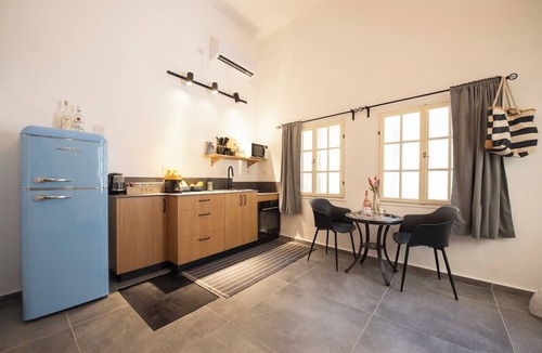 Haifa Apartment | Port city haifa - Downtown Urban Oasis w Yard
