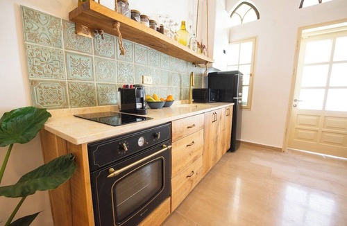 Haifa House | PORT CITY HAIFA-Urbn Oasis w Private Pool Downtown