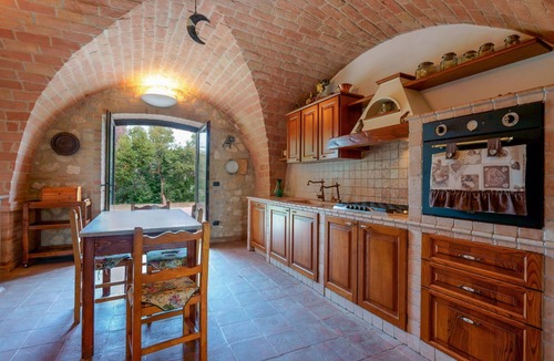 Campli Villa | Private Villa with hot tub, WIFI, sauna, private pool, TV, patio, panoramic view, close to Teramo