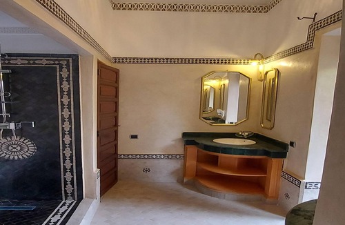 Bab Doukkala House | private room in a charming riad