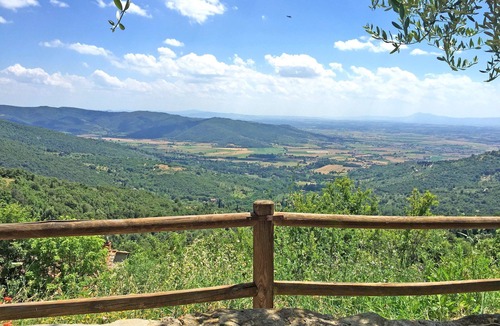 Cortona Villa | Private Villa with pool, A/C, sauna, hot tub, WIFI, TV, terrace, panoramic view, close to Cortona