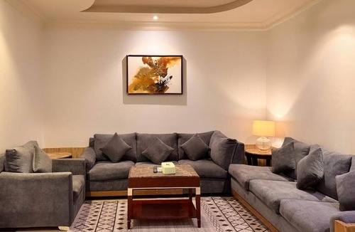 Al Hamra Hotel | Quiet Rooms 12 Serviced Apartments