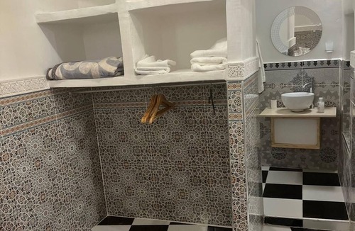 Diour Jdad House | Riad L'ayinn is in the Medina of Marrakesh. 15 min Walk to Jamae Lafnae Square