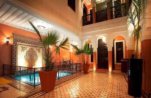 Bab Taghzout House | Riad Mounlight