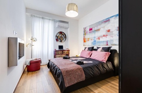 San Giovanni Apartment | Roma in relax lovely two room in the center of Rome, Fabrizia
