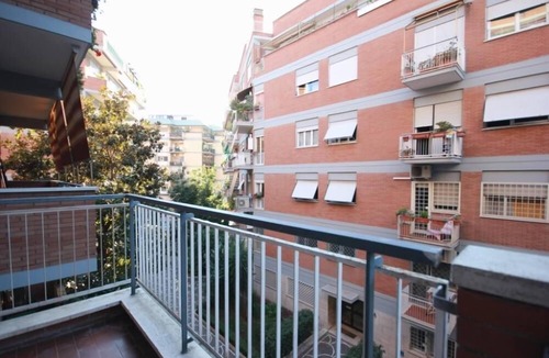 Quartiere XX Ardeatino Apartment | Rome: La Maison Rouge