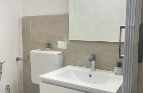 Quartiere XXXI Giuliano Dalmata House | Romoli Rooms and Suites - Room with external bathroom