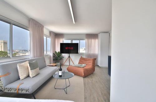 Haifa Apartment | ROOFTOP 42 - Studio