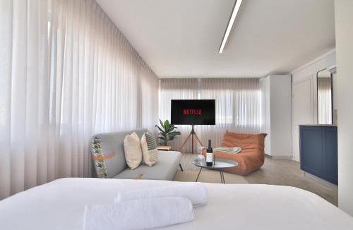 Haifa Apartment | ROOFTOP 42 - Studio
