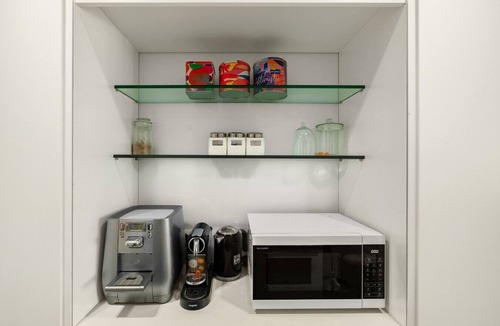 Eilat Apartment | Royal Park 2BR Family Apt | Pool & Free Parking