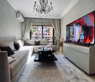 Hivernage Apartment | Royal Pool Apartment 2BR - Central Marrakech