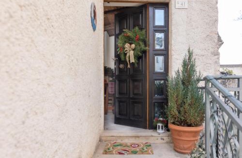 Roccamorice House | Rustic Italian House
