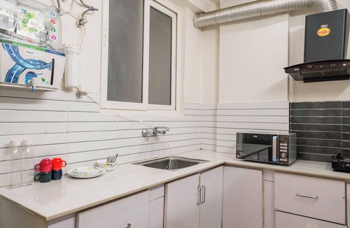 Bullawala Apartment | Santa Fe 1BHK CityView by Homeyhuts