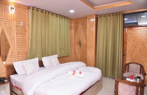 Sarahan Hotel | Sarahan Holliday Inn
