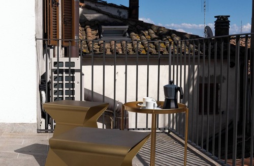 Old Town Apartment | SCAPPO IN UMBRIA, L'attico del corso